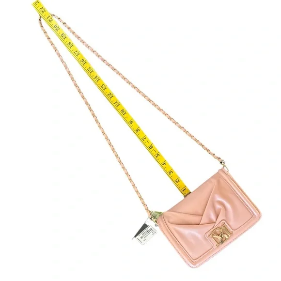 NEW NWT Small Pleated Crossbody Bag in Blush/Gold
Badgley Mischka Collection - Picture 11 of 12